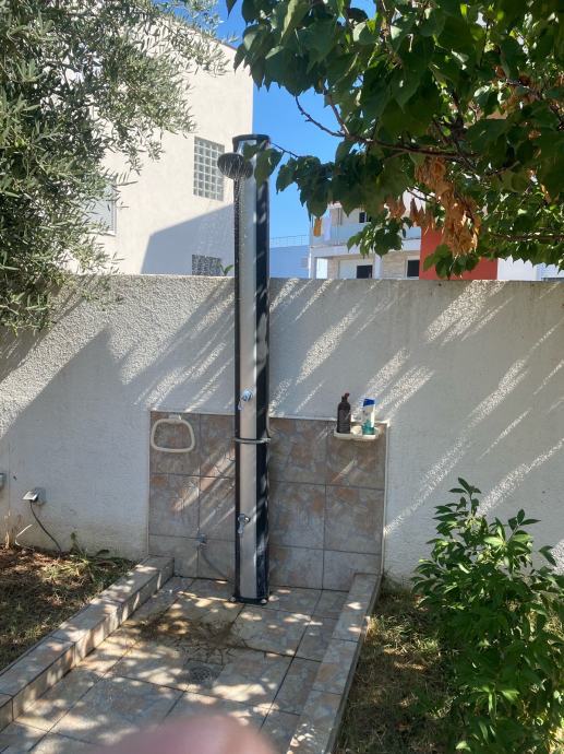 Petrčane, appartamento su due livelli (119,94 m²) con splendido giardino