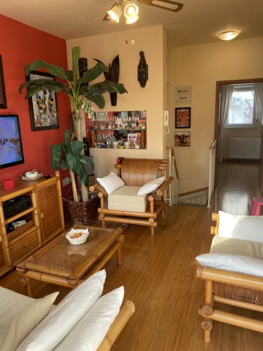 Petrčane, appartamento su due livelli (119,94 m²) con splendido giardino