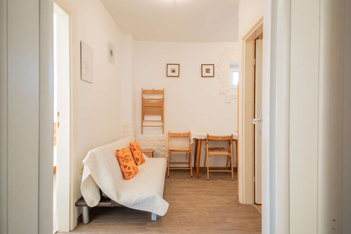 ZADAR, Ražanac, casa con 3 appartamenti (101 m2), prima fila sul mare, POSIZIONE TOP!!!