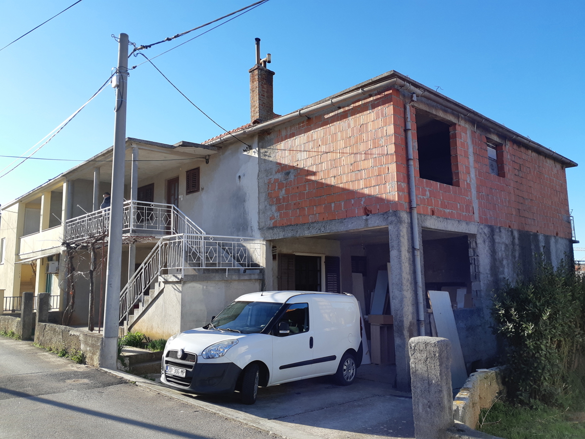 Zadar, Višnjik, eccellente casa (269m2) in posizione top con ampio giardino