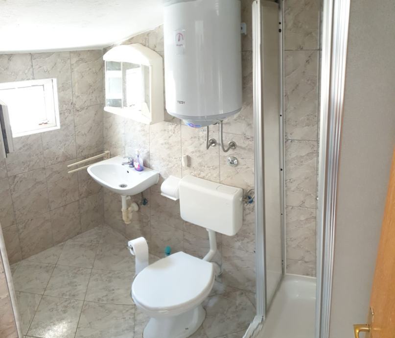 Vir, splendida casa moderna con 4 appartamenti (230m2), ottima posizione