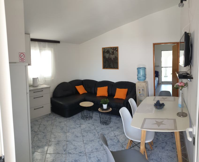 Vir, splendida casa moderna con 4 appartamenti (230m2), ottima posizione
