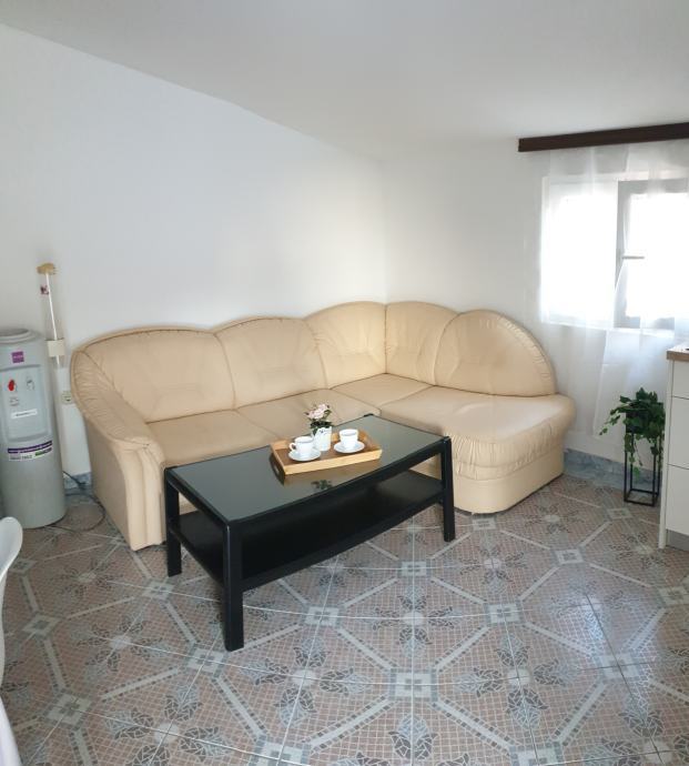 Vir, splendida casa moderna con 4 appartamenti (230m2), ottima posizione