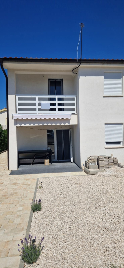 Vir, appartamento su due piani (90 m2), 160 metri dalla spiaggia, NUOVA COSTRUZIONE