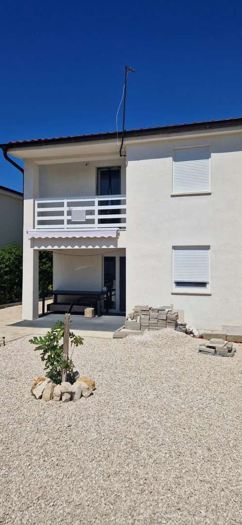 Vir, appartamento su due piani (90 m2), 160 metri dalla spiaggia, NUOVA COSTRUZIONE