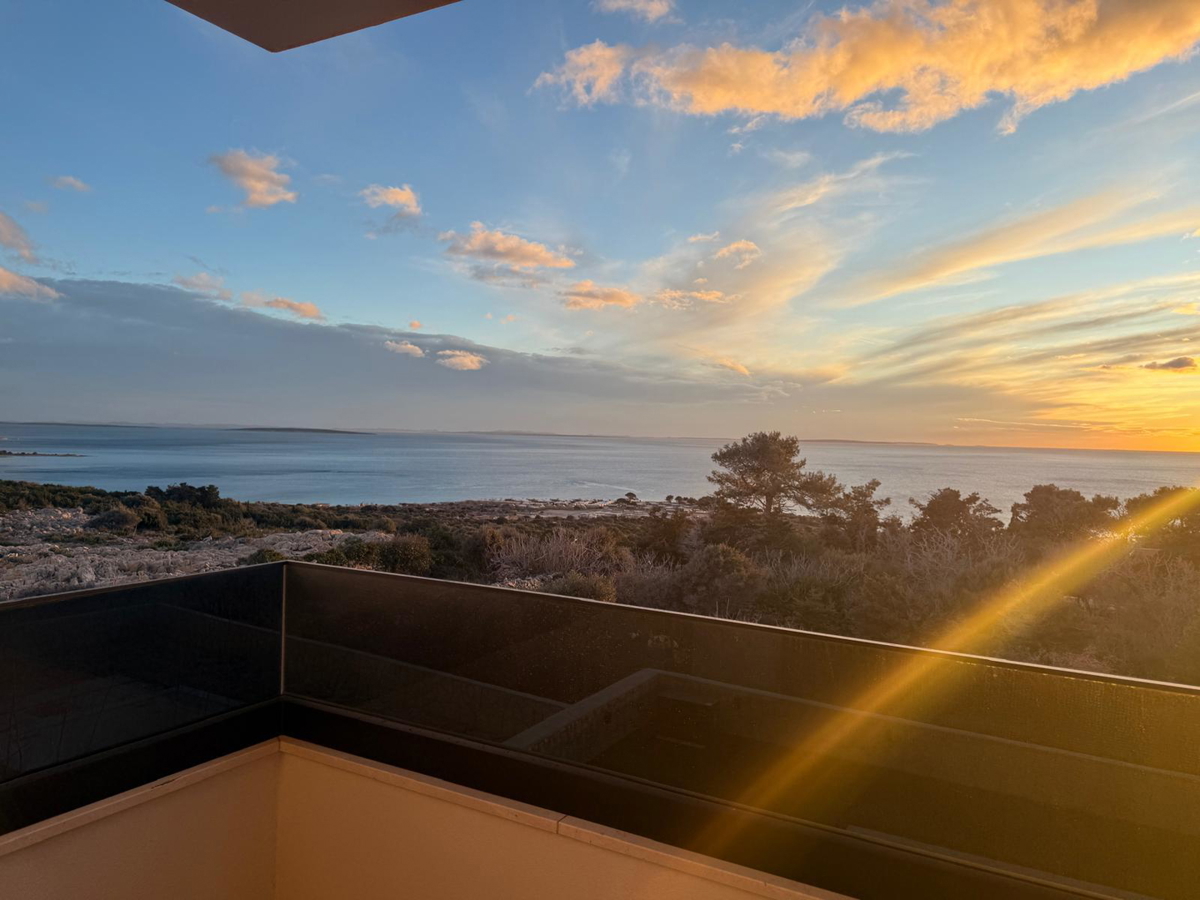 Novalja, località Škuncini, villa moderna (238 m2) con piscina e vista panoramica sul mare, NUOVA COSTRUZIONE