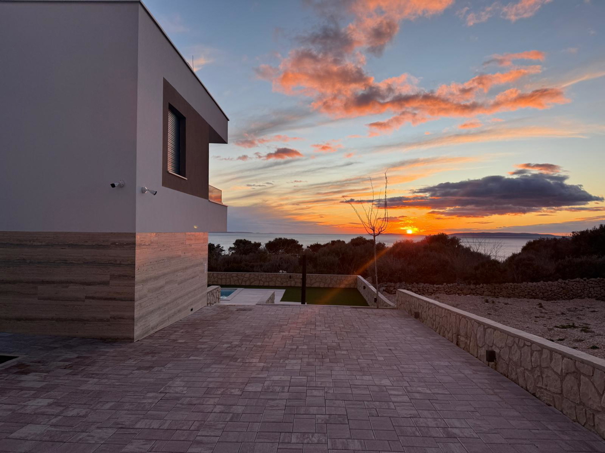 Novalja, località Škuncini, villa moderna (238 m2) con piscina e vista panoramica sul mare, NUOVA COSTRUZIONE