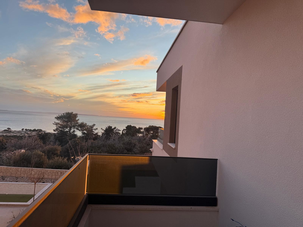 Novalja, località Škuncini, villa moderna (238 m2) con piscina e vista panoramica sul mare, NUOVA COSTRUZIONE