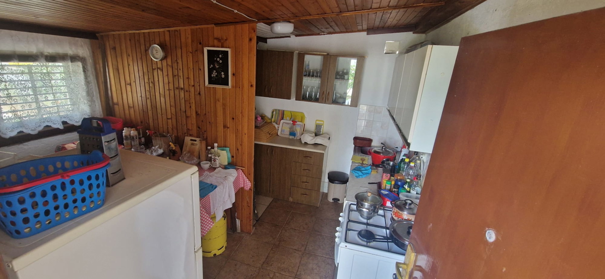 Vrsi, Zukve, bella casa con 4 appartamenti (316m2) e garage, 250 m dalla spiaggia