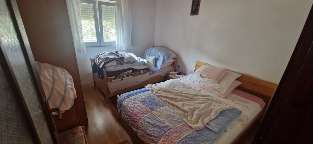 Vrsi, Zukve, bella casa con 4 appartamenti (316m2) e garage, 250 m dalla spiaggia