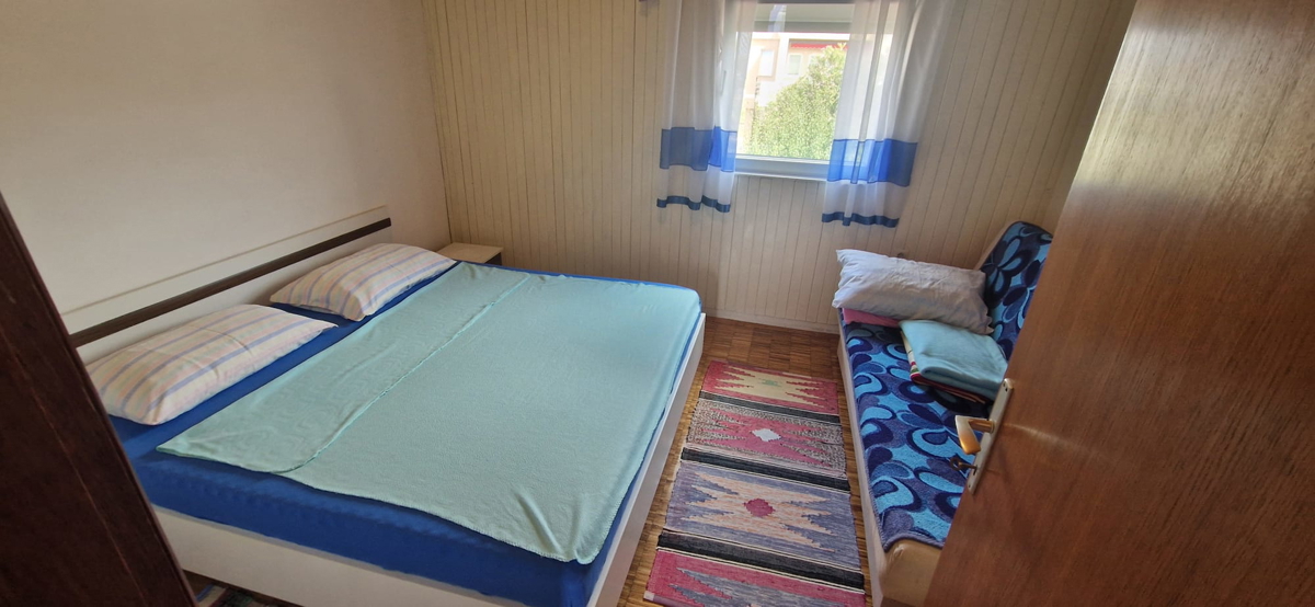 Vrsi, Zukve, bella casa con 4 appartamenti (316m2) e garage, 250 m dalla spiaggia