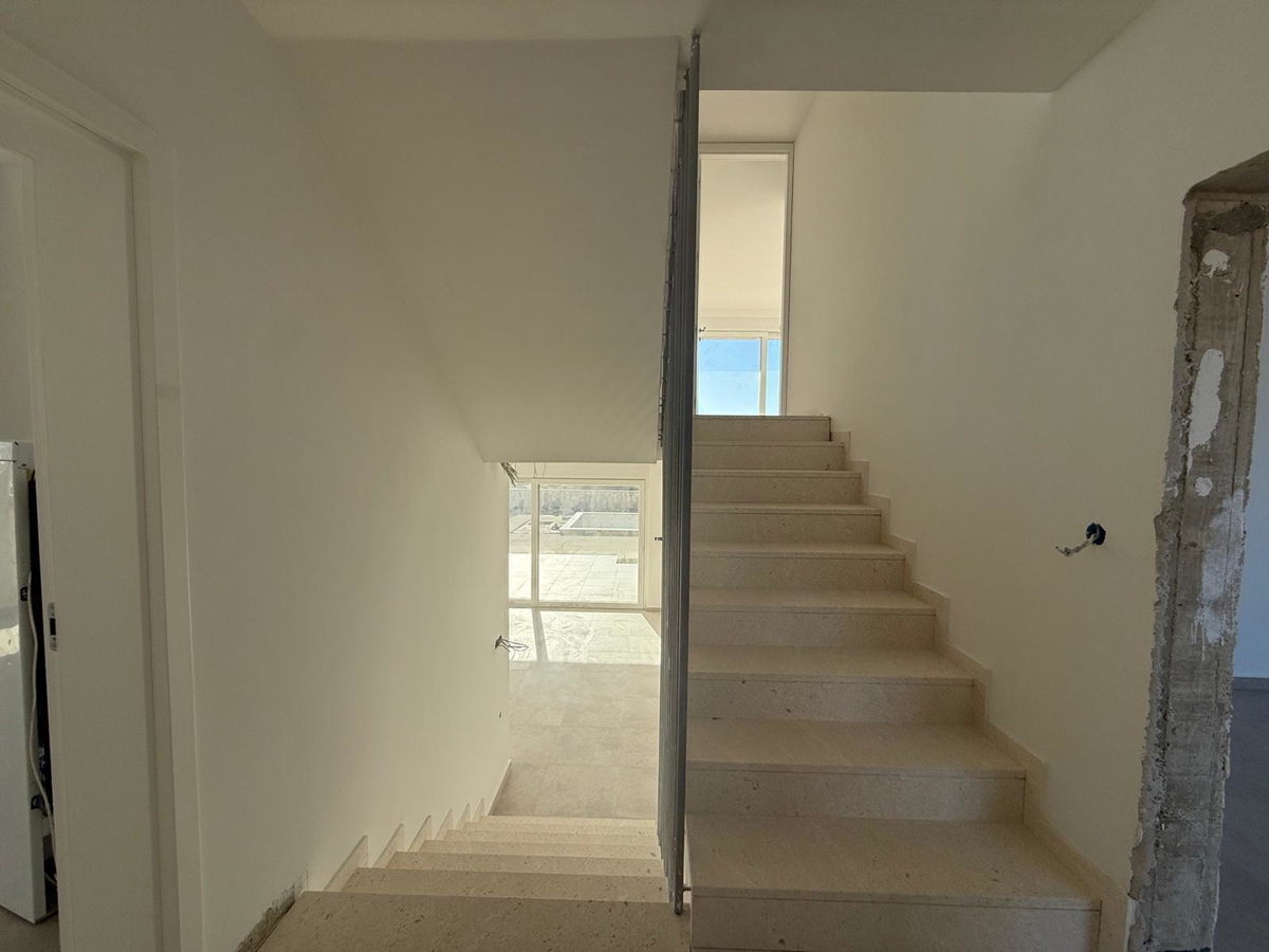 Novalja, Škuncini stani, villa moderna (238m2) in costruzione con piscina e vista panoramica sul mare