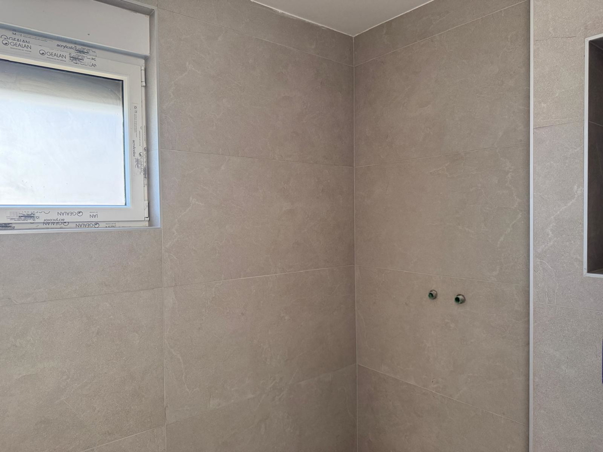 Novalja, Škuncini stani, villa moderna (238m2) in costruzione con piscina e vista panoramica sul mare