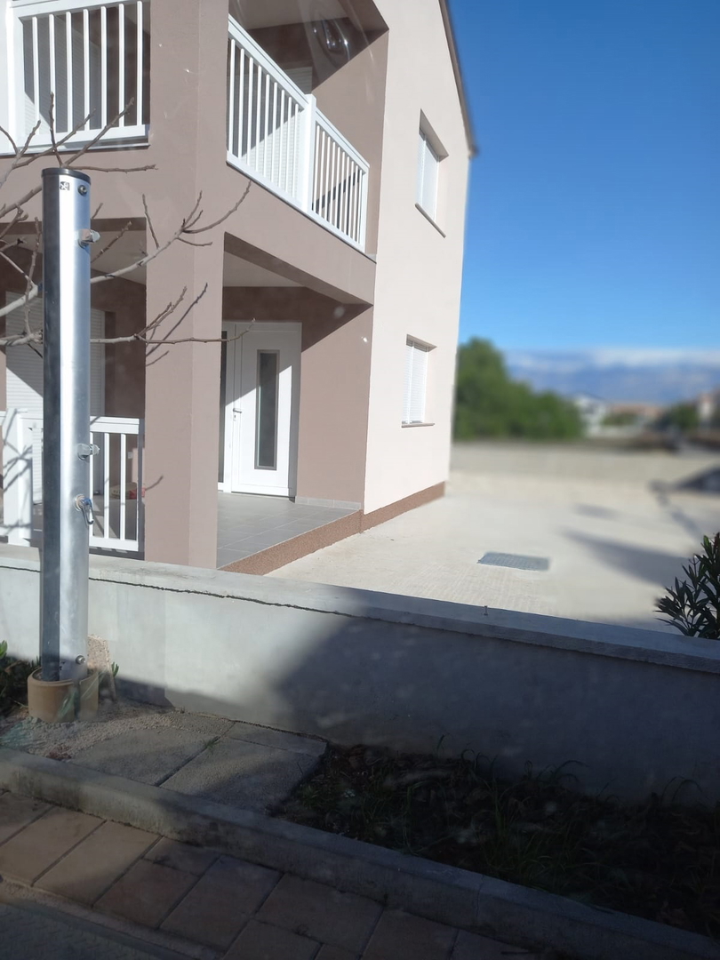 Vir, nuovo appartamento al primo piano (94 m2), 300 metri dalla spiaggia