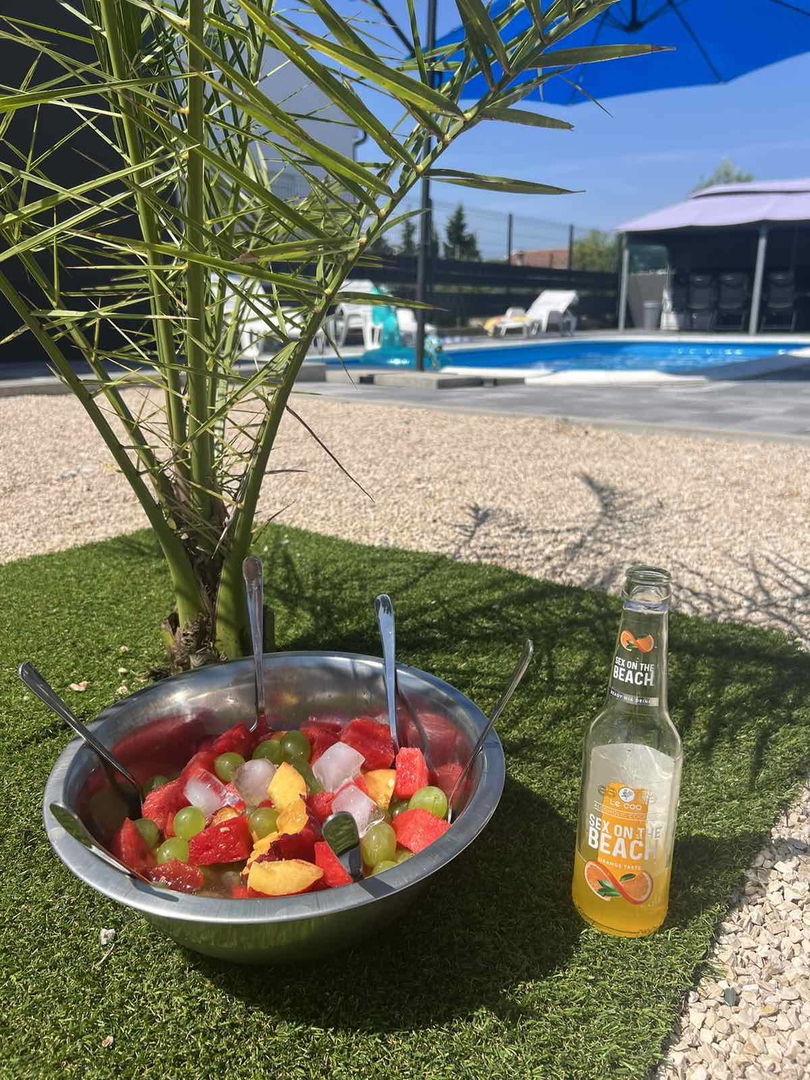 Appartamenti a Nin, casa vacanze (107 m2) con piscina su ampio terreno, NUOVA COSTRUZIONE