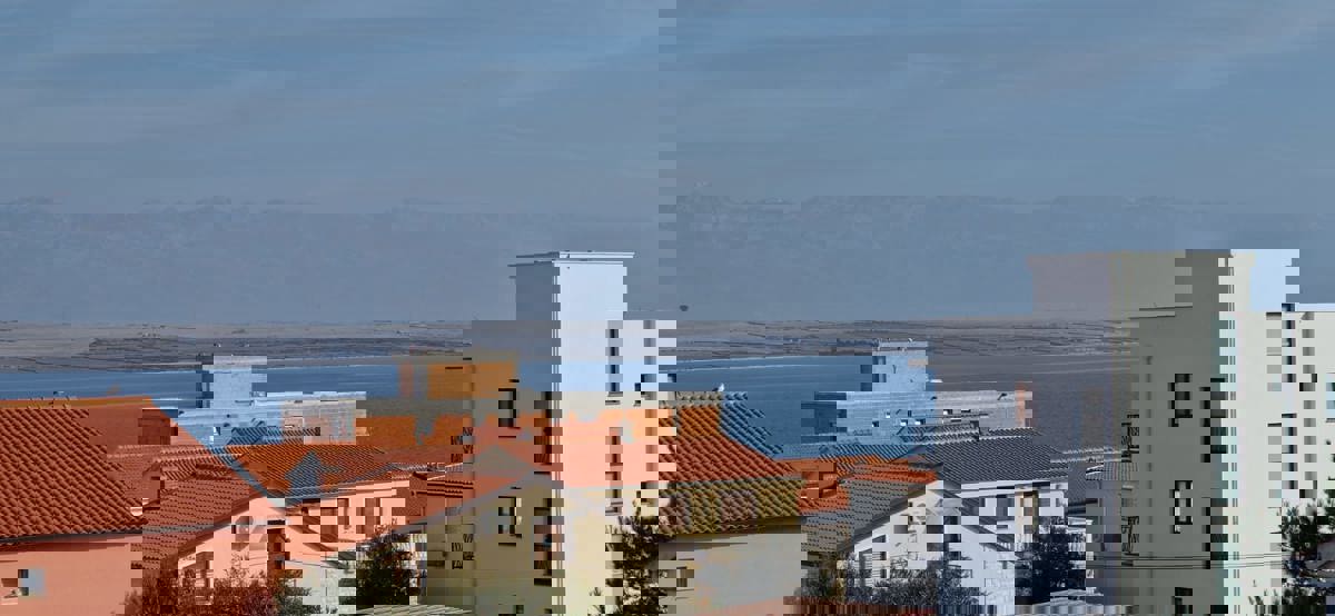 Vir, casa con 4 appartamenti (182 m2), a 150 metri dalla spiaggia