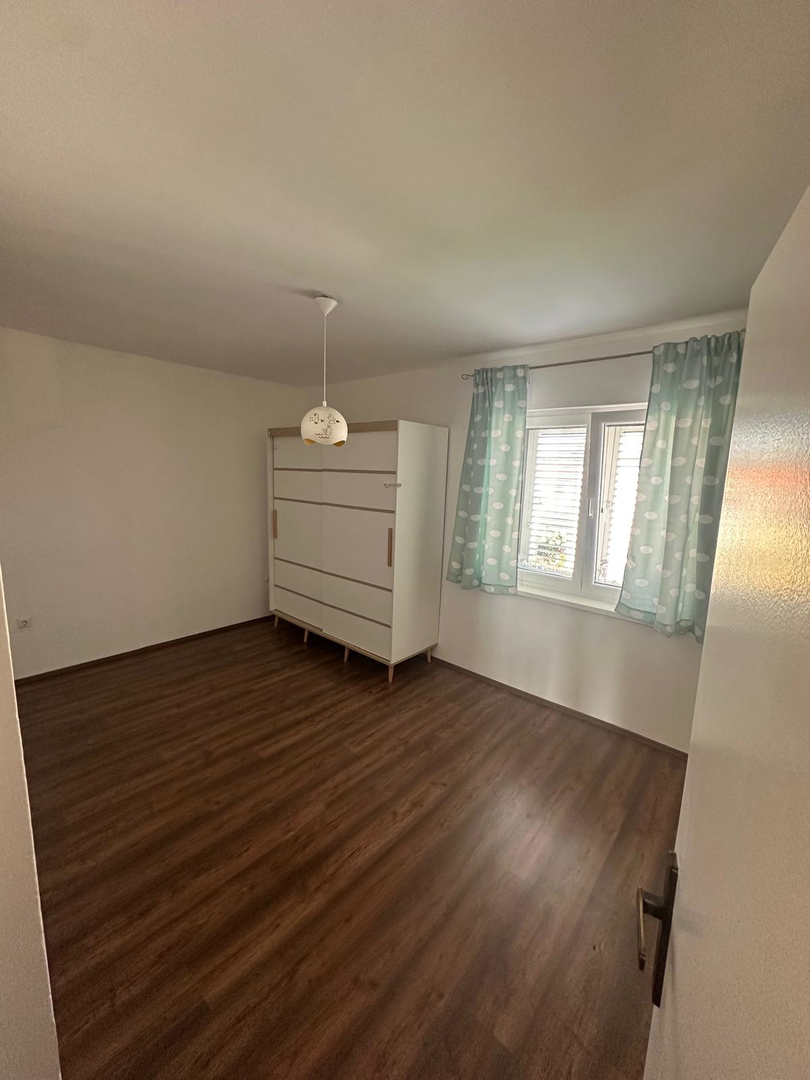 Zara, Brodarica, appartamento quadrilocale (104,25 m2) in posizione eccellente