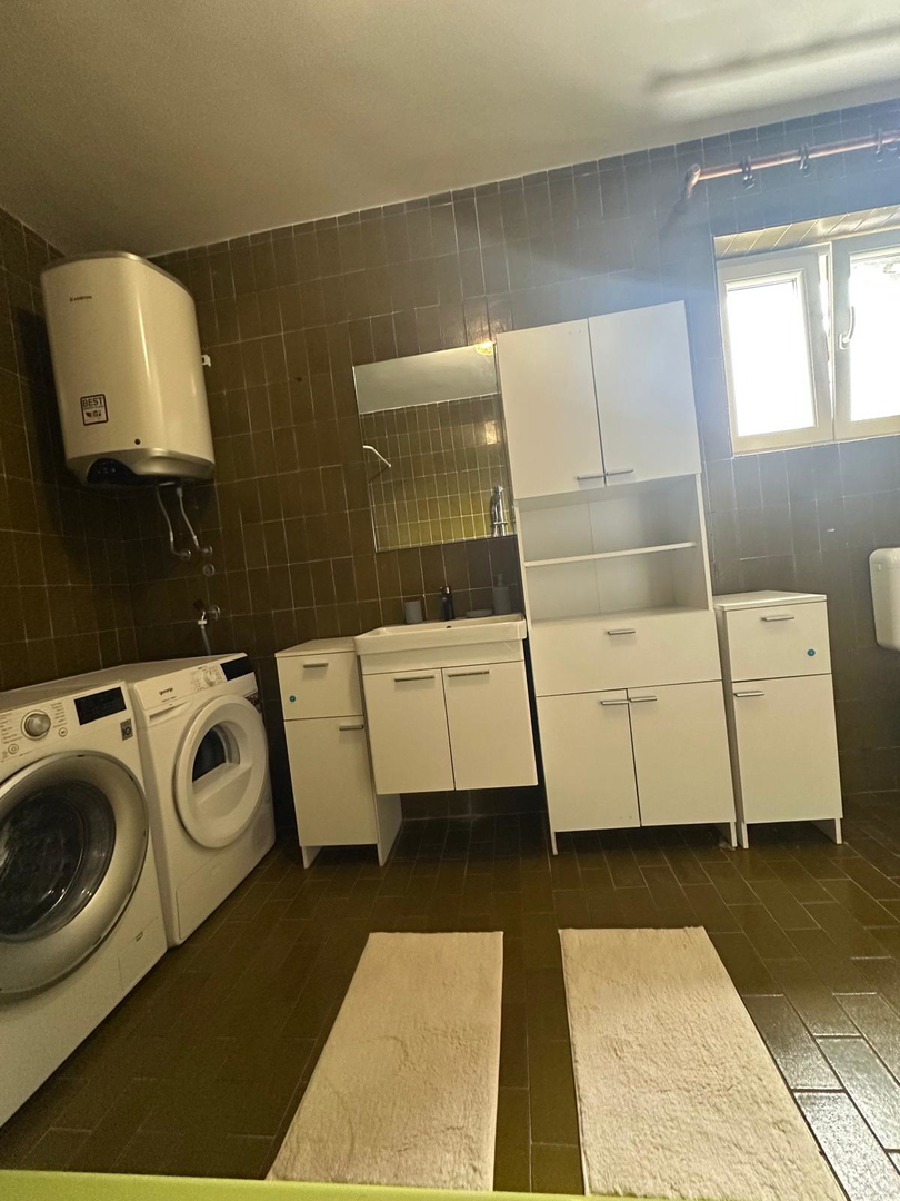 Zara, Brodarica, appartamento quadrilocale (104,25 m2) in posizione eccellente