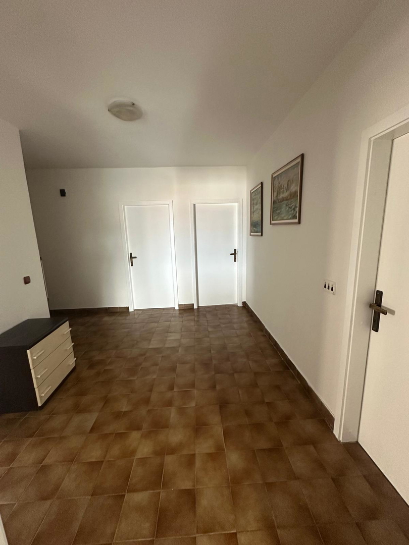 Zara, Brodarica, appartamento quadrilocale (104,25 m2) in posizione eccellente