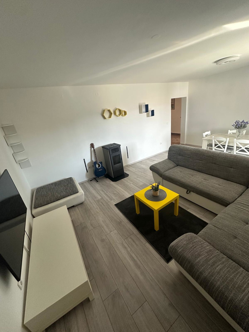 Zara, Brodarica, appartamento quadrilocale (104,25 m2) in posizione eccellente