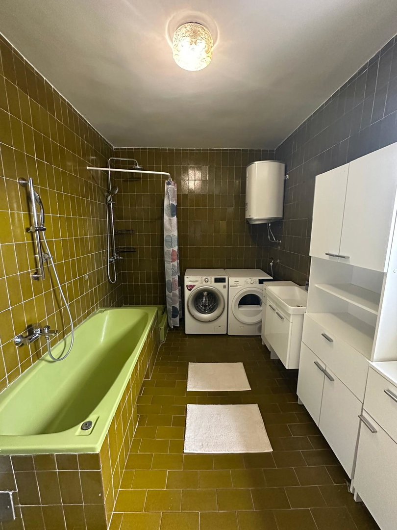 Zara, Brodarica, appartamento quadrilocale (104,25 m2) in posizione eccellente