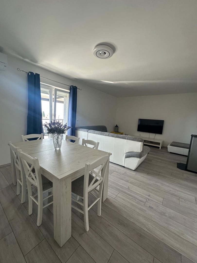 Zara, Brodarica, appartamento quadrilocale (104,25 m2) in posizione eccellente