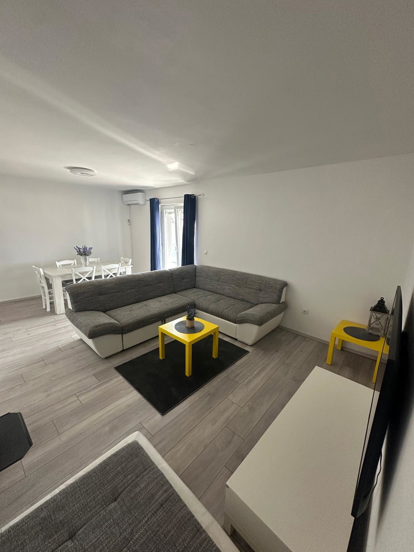 Zara, Brodarica, appartamento quadrilocale (104,25 m2) in posizione eccellente