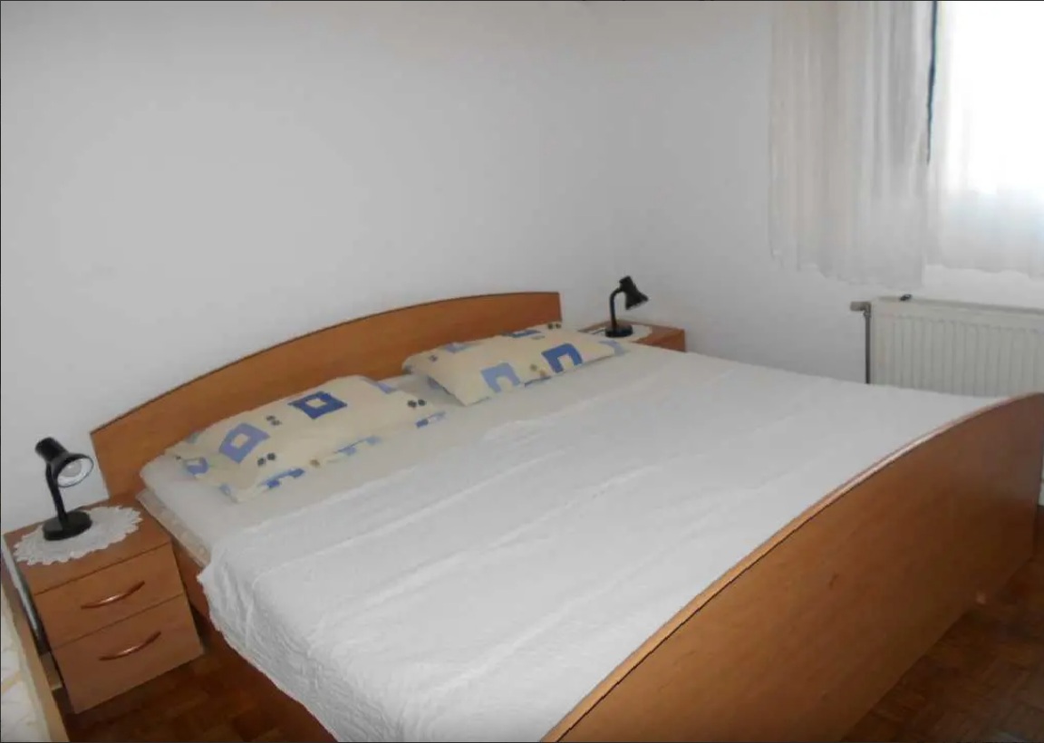 Vir, splendida casa al piano terra con 3 appartamenti, a 30 m dal mare, esposizione a sud!!!