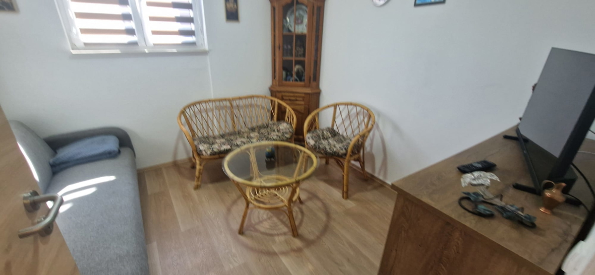 Turanj, villa a un piano di 250 m², con ampio giardino, a 150 metri dalla spiaggia