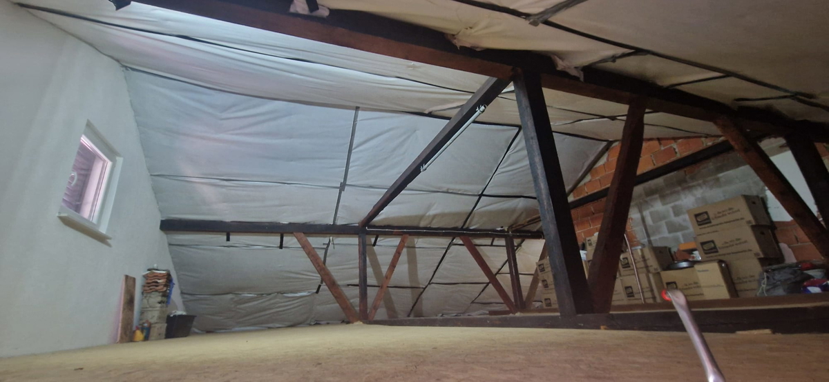 Turanj, villa a un piano di 250 m², con ampio giardino, a 150 metri dalla spiaggia