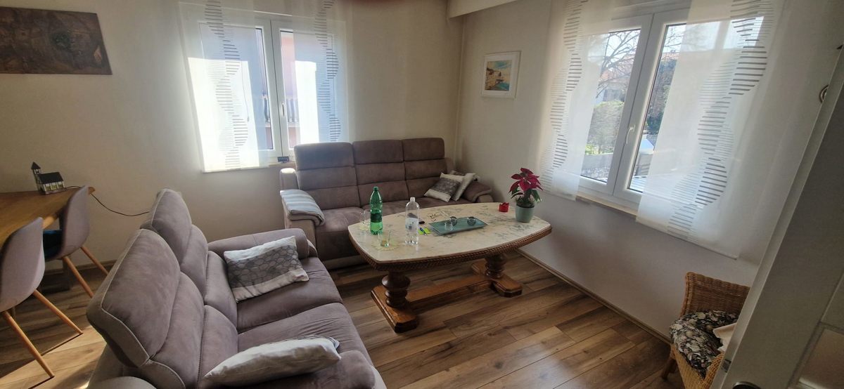 Turanj, villa a un piano di 250 m², con ampio giardino, a 150 metri dalla spiaggia