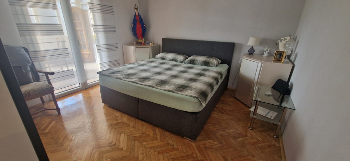 Turanj, villa a un piano di 250 m², con ampio giardino, a 150 metri dalla spiaggia