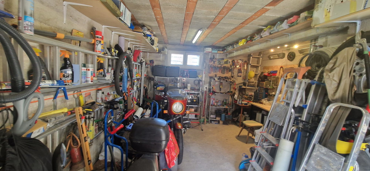 Turanj, villa a un piano di 250 m², con ampio giardino, a 150 metri dalla spiaggia