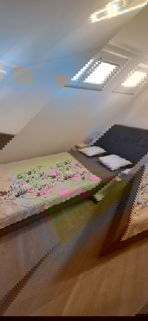 Turanj, villa a un piano di 250 m², con ampio giardino, a 150 metri dalla spiaggia