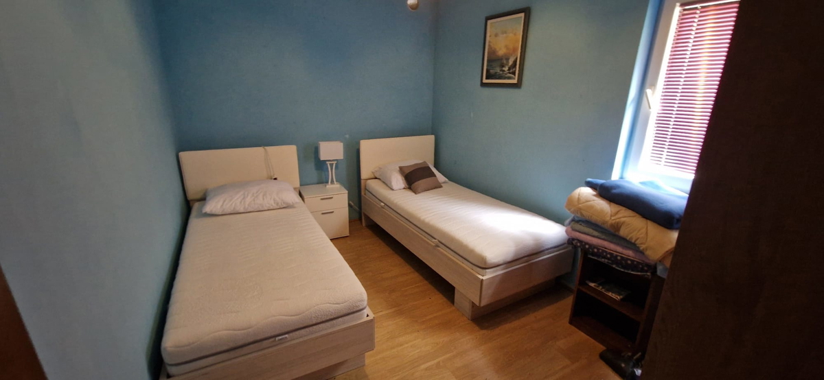 Vir, sud, casa con 3 appartamenti (207,69 m2) e garage, a 80 metri dal mare