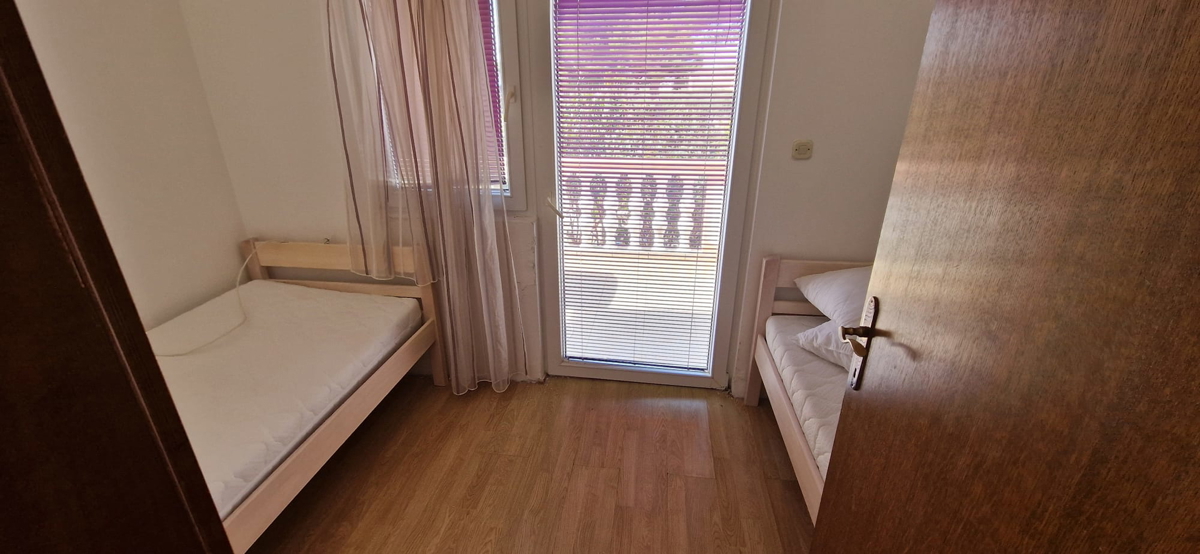 Vir, sud, casa con 3 appartamenti (207,69 m2) e garage, a 80 metri dal mare