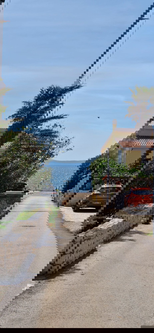 Vir, sud, casa con 3 appartamenti (207,69 m2) e garage, a 80 metri dal mare