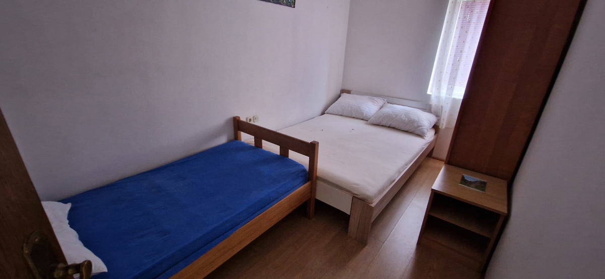 Vir, sud, casa con 3 appartamenti (207,69 m2) e garage, a 80 metri dal mare