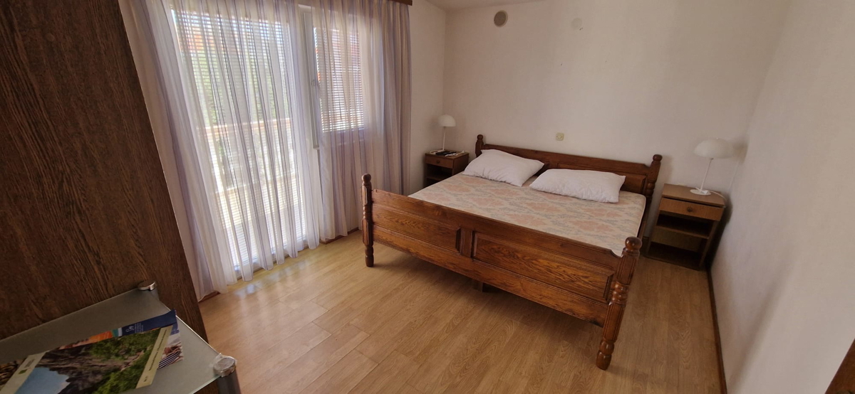 Vir, sud, casa con 3 appartamenti (207,69 m2) e garage, a 80 metri dal mare