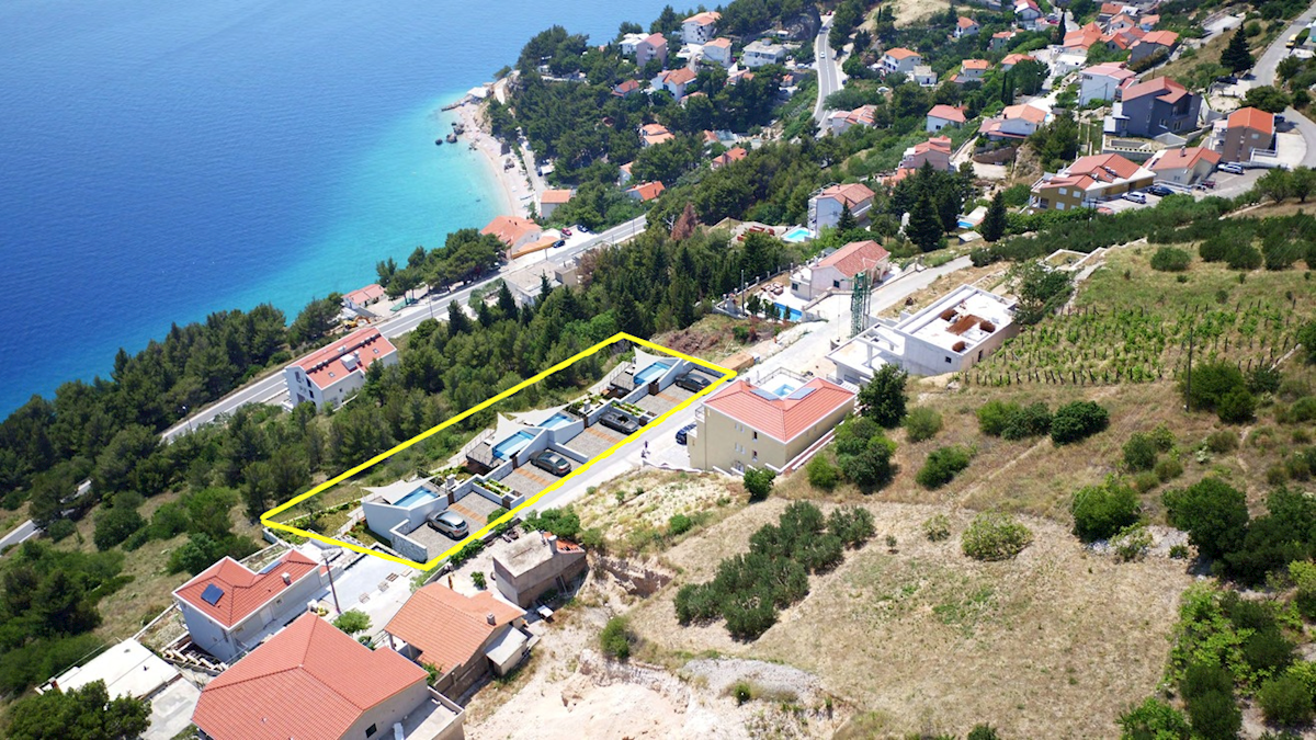 Progetto esclusivo, permessi di costruzione validi per la realizzazione di quattro moderne case vacanza con piscina