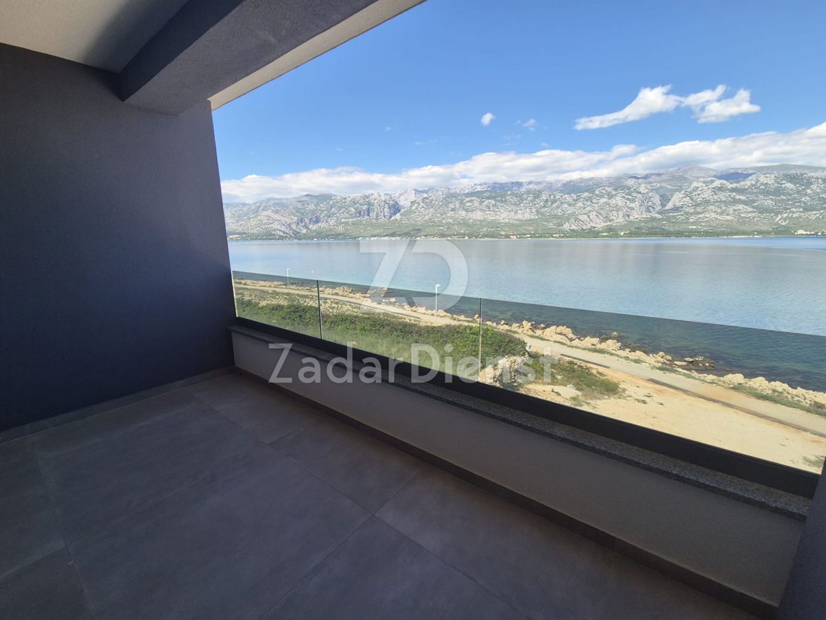 Appartamento di lusso con terrazza sul tetto e piscina