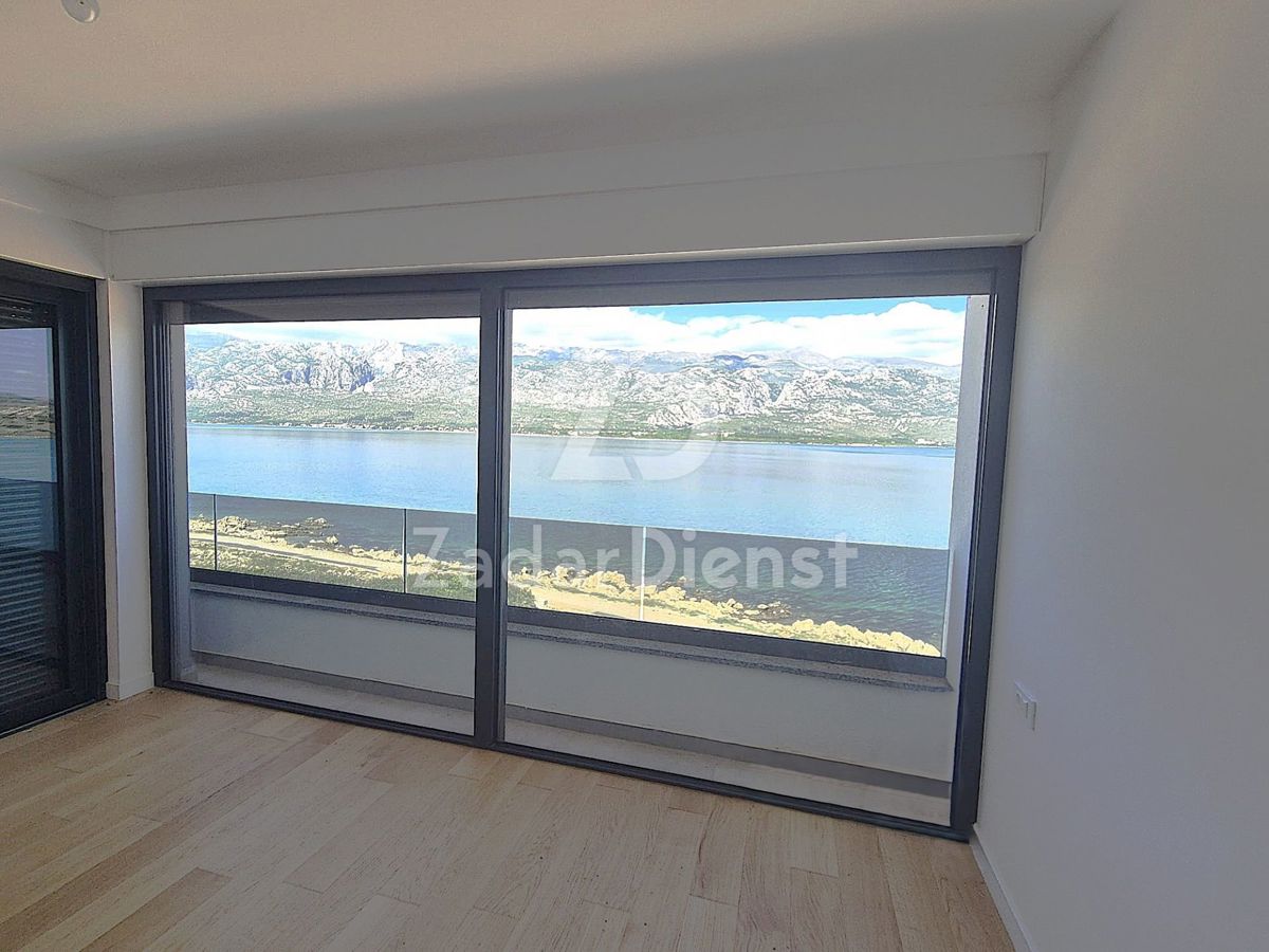 Appartamento di lusso con terrazza sul tetto e piscina