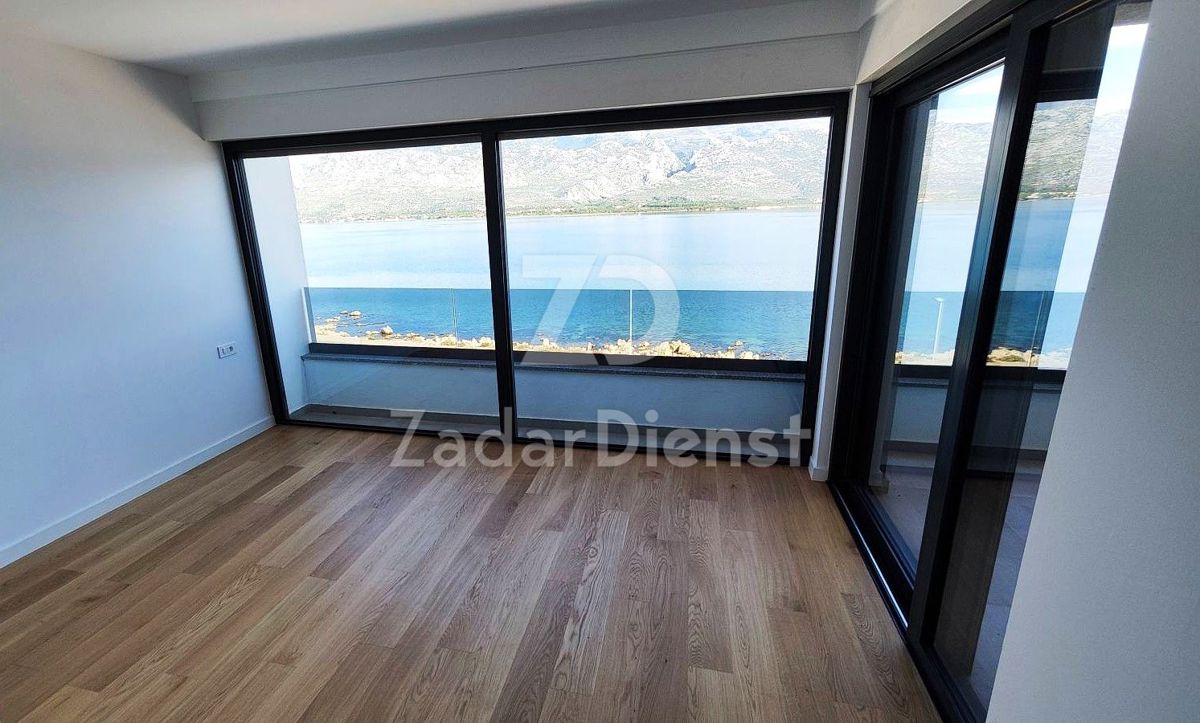 Appartamento di lusso con terrazza sul tetto e piscina