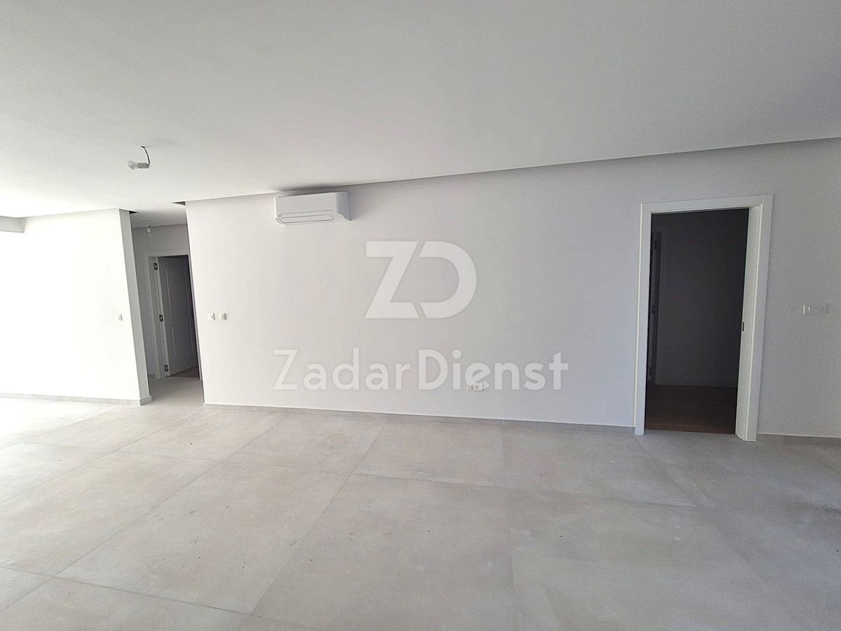 Appartamento di lusso con terrazza sul tetto e piscina