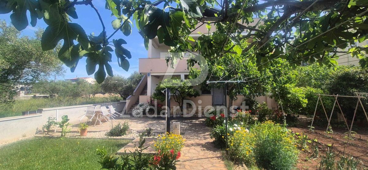 Casa con 2 unità abitative - seconda fila dal mare - Turanj