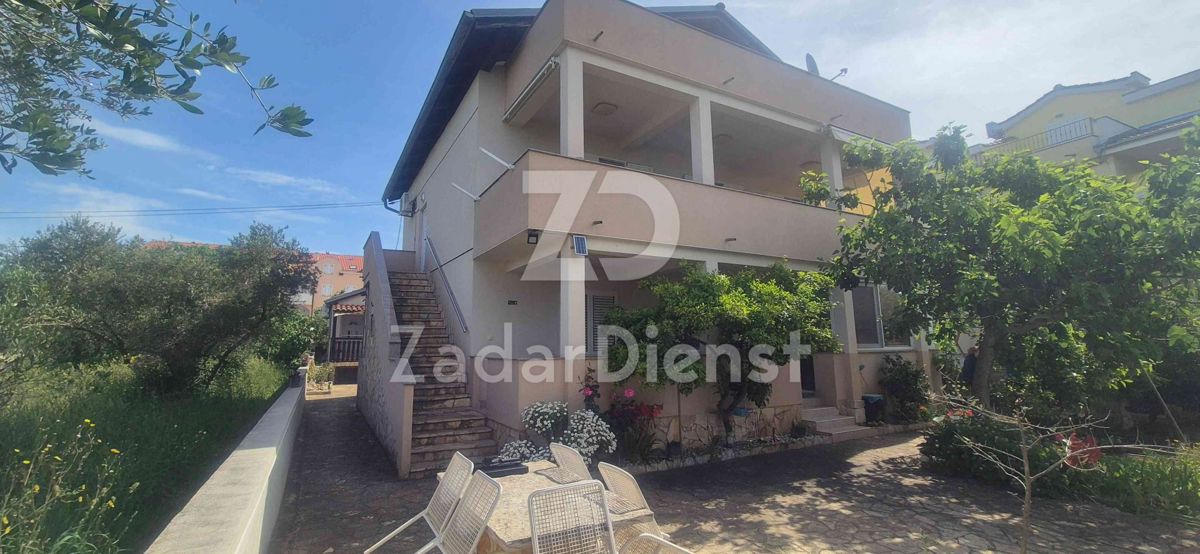 Casa con 2 unità abitative - seconda fila dal mare - Turanj