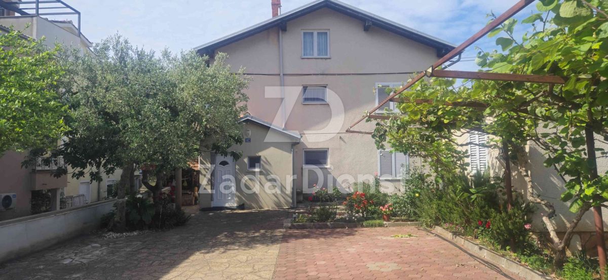 Casa con 2 unità abitative - seconda fila dal mare - Turanj