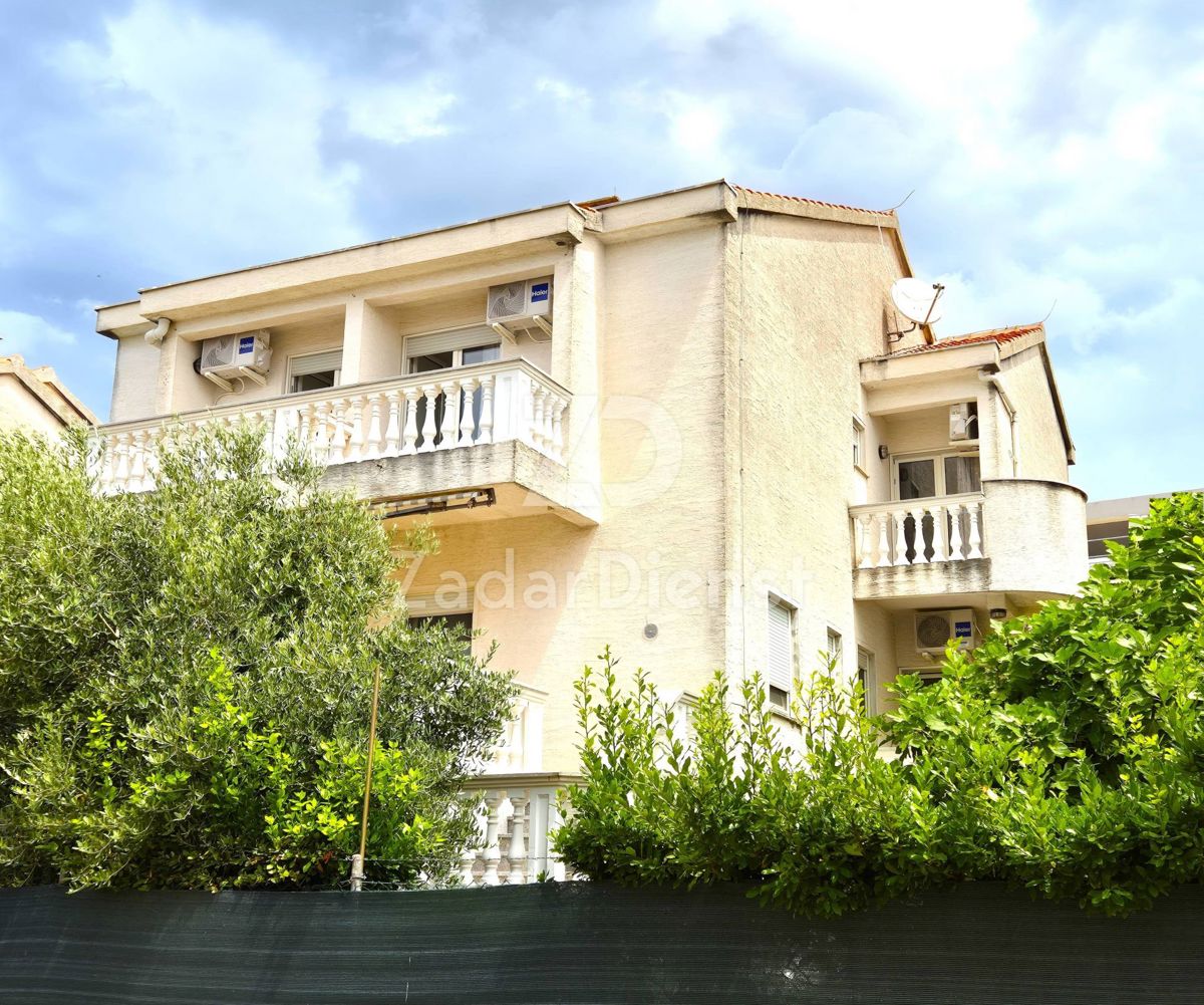 Casa di 240 m2, seconda fila sul mare a Kožino