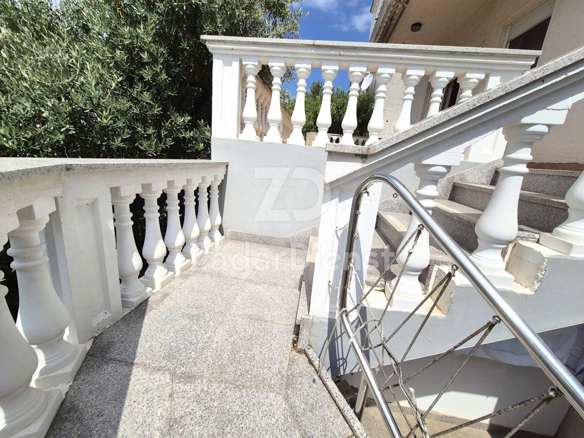 Casa di 240 m2, seconda fila sul mare a Kožino