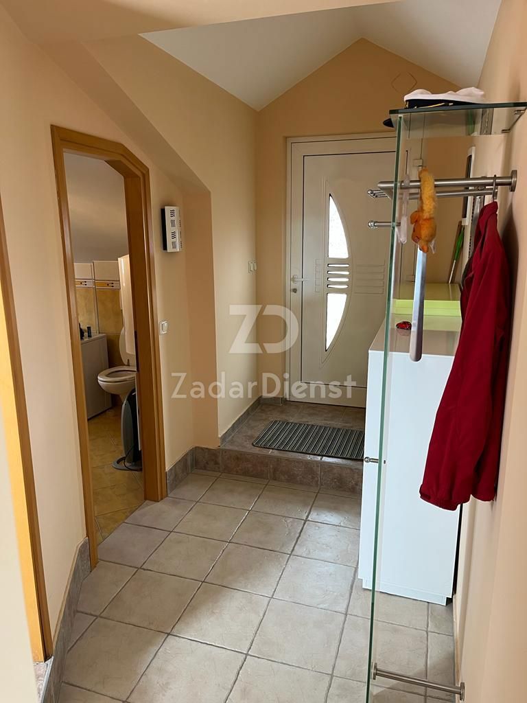 Appartamento di 75 m² con vista mare a Sukošan